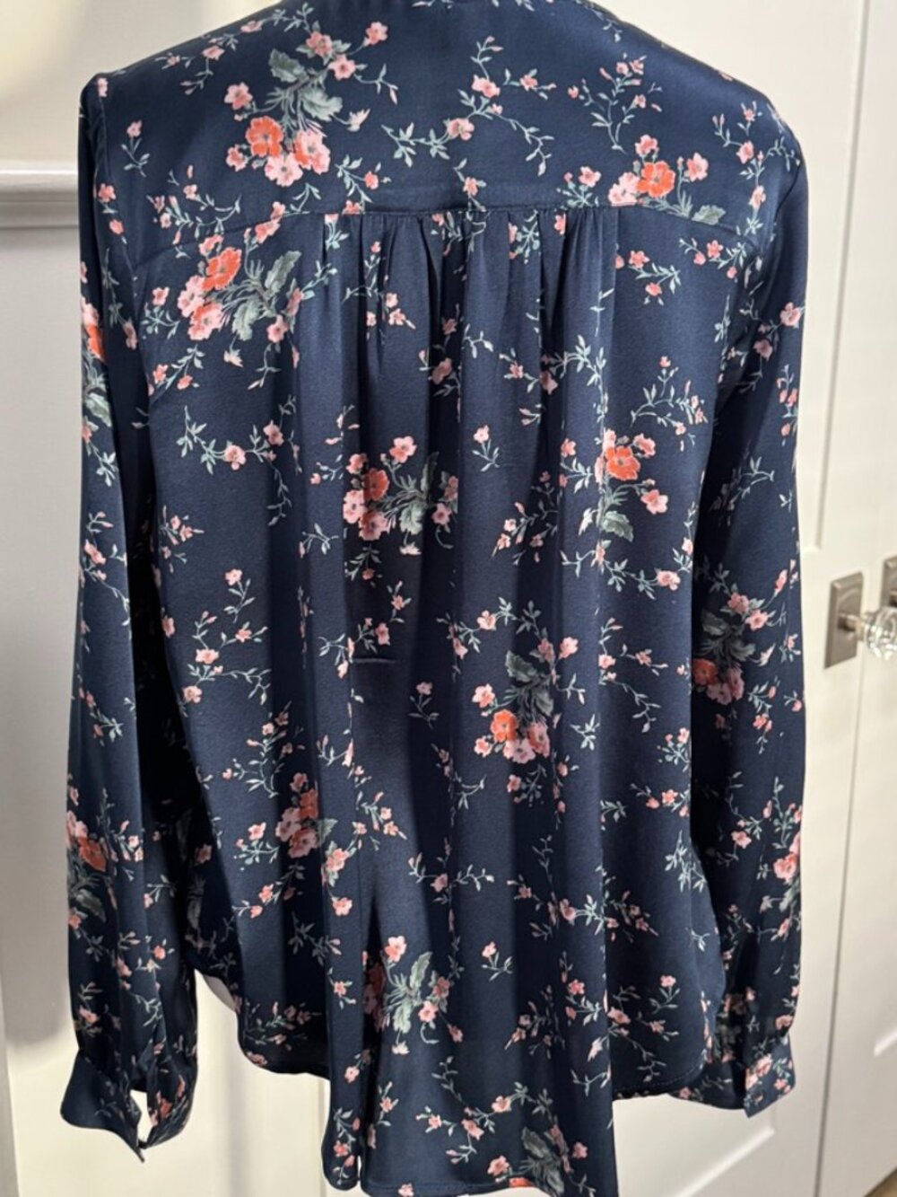 Joie 'Timlyn' Navy Blue Floral Patterned Blouse, S, Great Condition,High-Quality - Picture 5 of 8